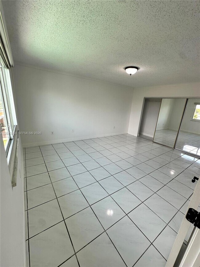 Building Photo - 325 W 60th St