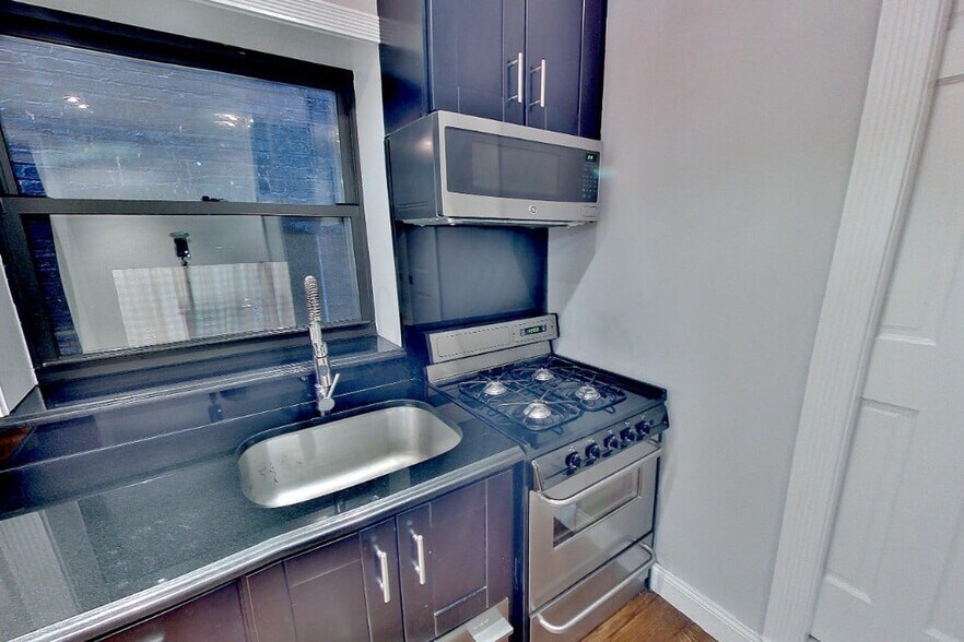 Building Photo - 434 W 52nd St