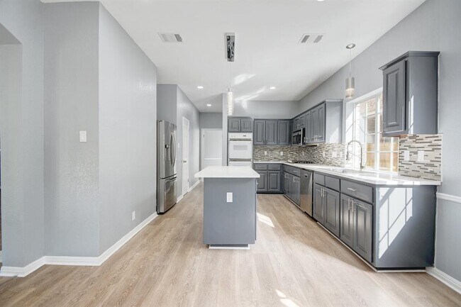 Building Photo - 6563 Needham Ln