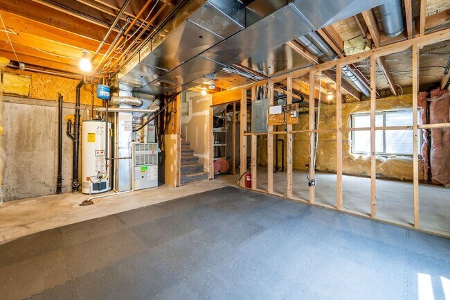 Building Photo - Beautiful Home in Midvale w/ attached 2 ca...