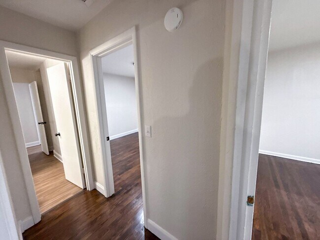 Building Photo - Freshly Updated Home on a Quiet Street with Large Yard!