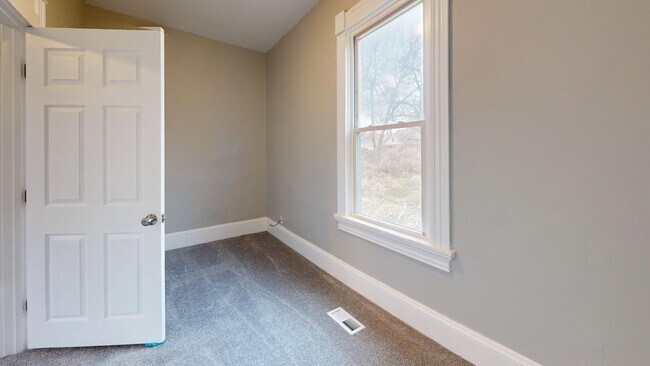 Building Photo - 3218-22 Walton