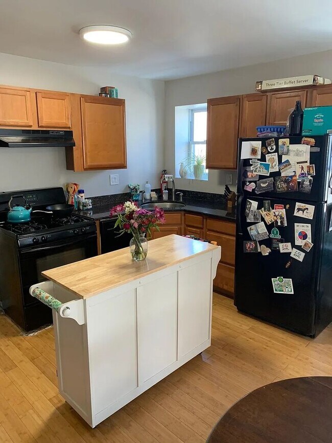 Building Photo - 736 S 20th St