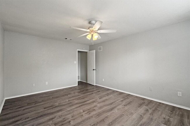 Building Photo - 9901 Willers Way