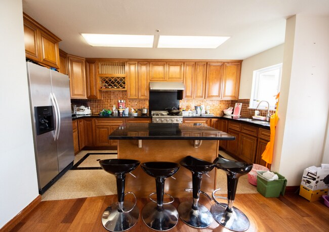 Building Photo - 126 Linda Vista Dr