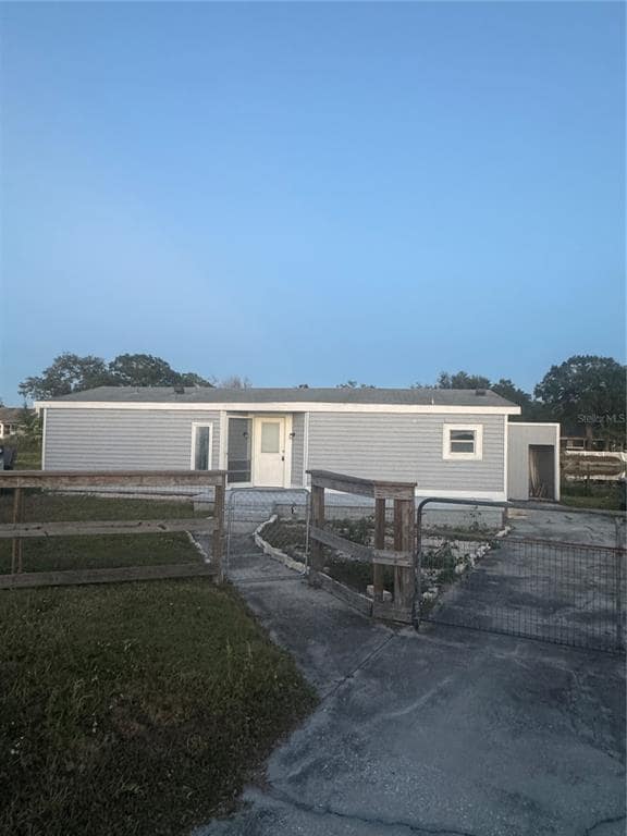 Building Photo - 1206 Skyview Cove