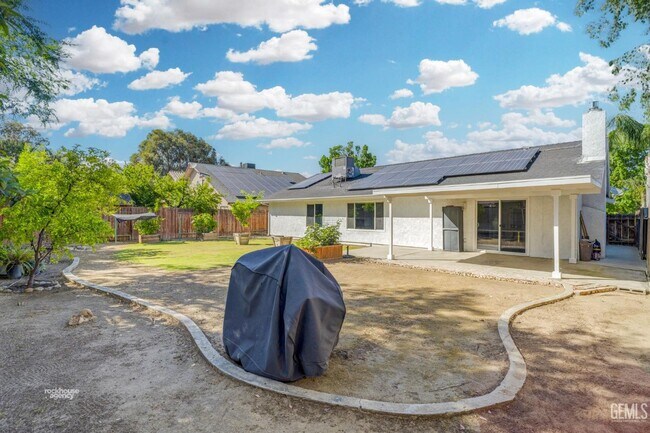 Building Photo - 5209 Pla Vada Dr