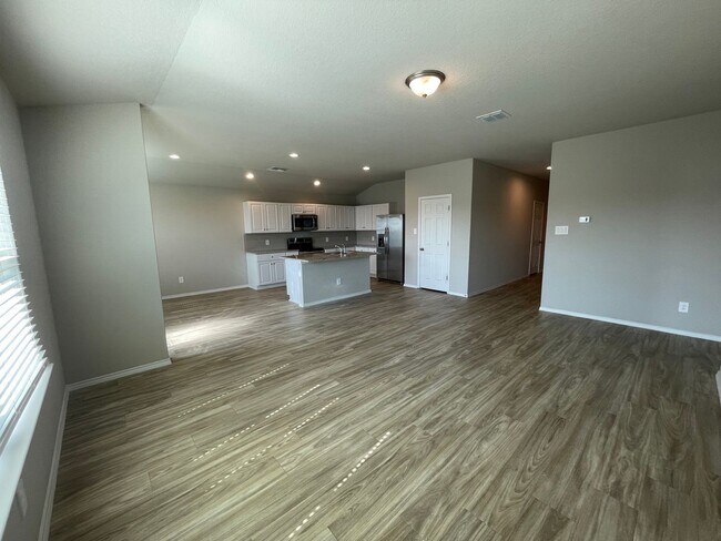 Building Photo - Beautiful 4x2 Rental Home in NBTX!