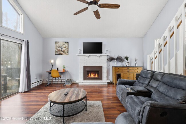 Building Photo - 1379 Winding Way