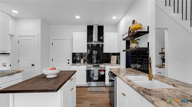 Building Photo - 105 Chesterfield Dr