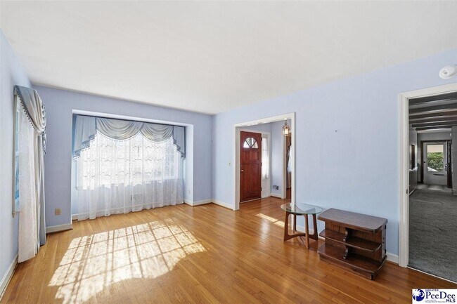 Building Photo - 2218 N Douglas St