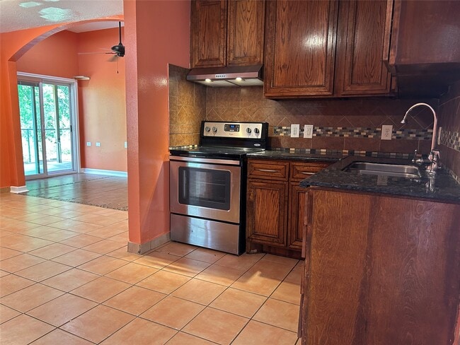 Building Photo - 16116 Green Manor Dr