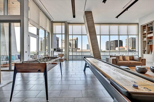 Building Photo - 3005 Peachtree Rd