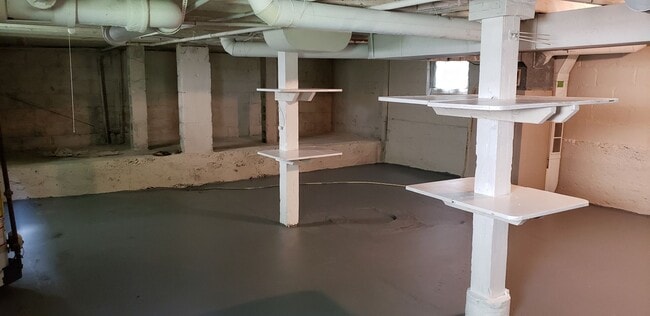 Building Photo - 2 Bedroom 1 Bathroom Home Available Now