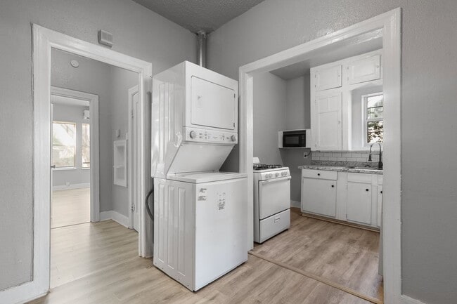 Building Photo - 614 Fulton Ave