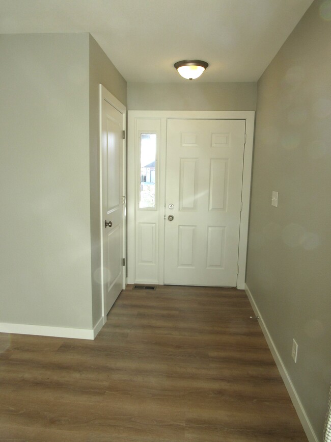 Front Entry with coat closet - 316 Challenger Pl