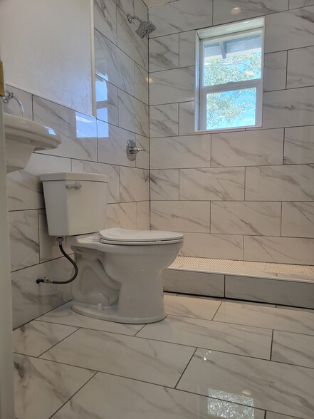 Building Photo - 1308 High St