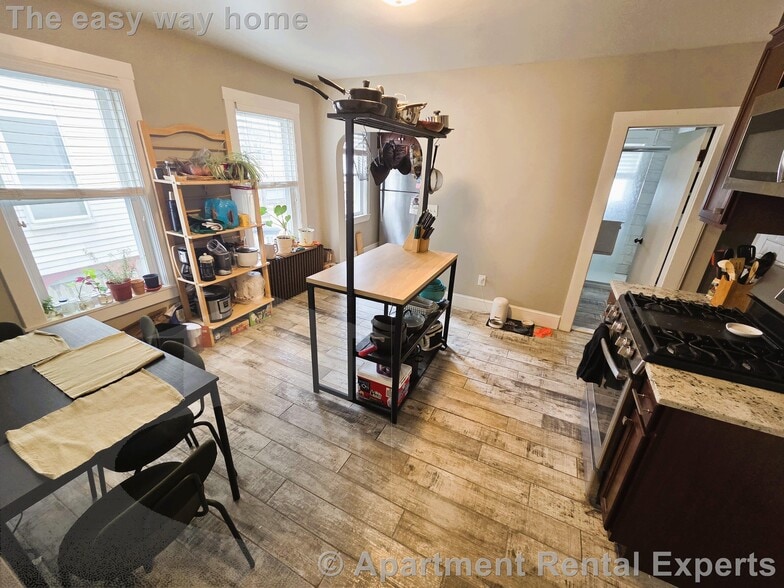 Building Photo - 55 Gorham St