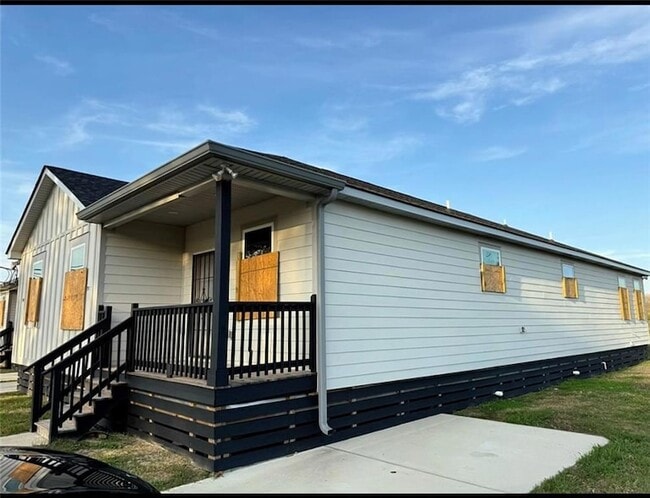 Building Photo - 7935 Read Blvd