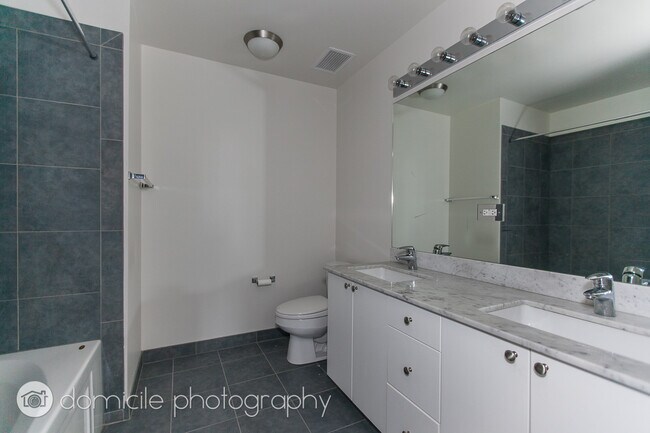 Building Photo - 235 W Van Buren St