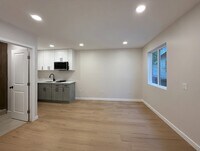 Building Photo - 272 Coralwood Ct