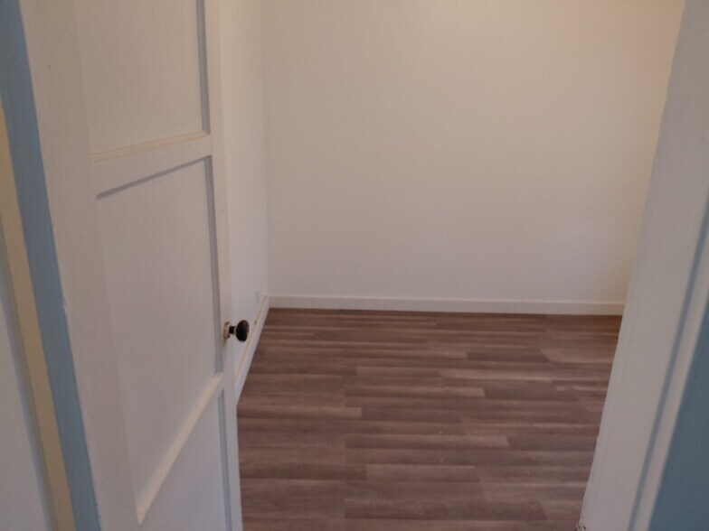 Building Photo - 222 Trisha Ln