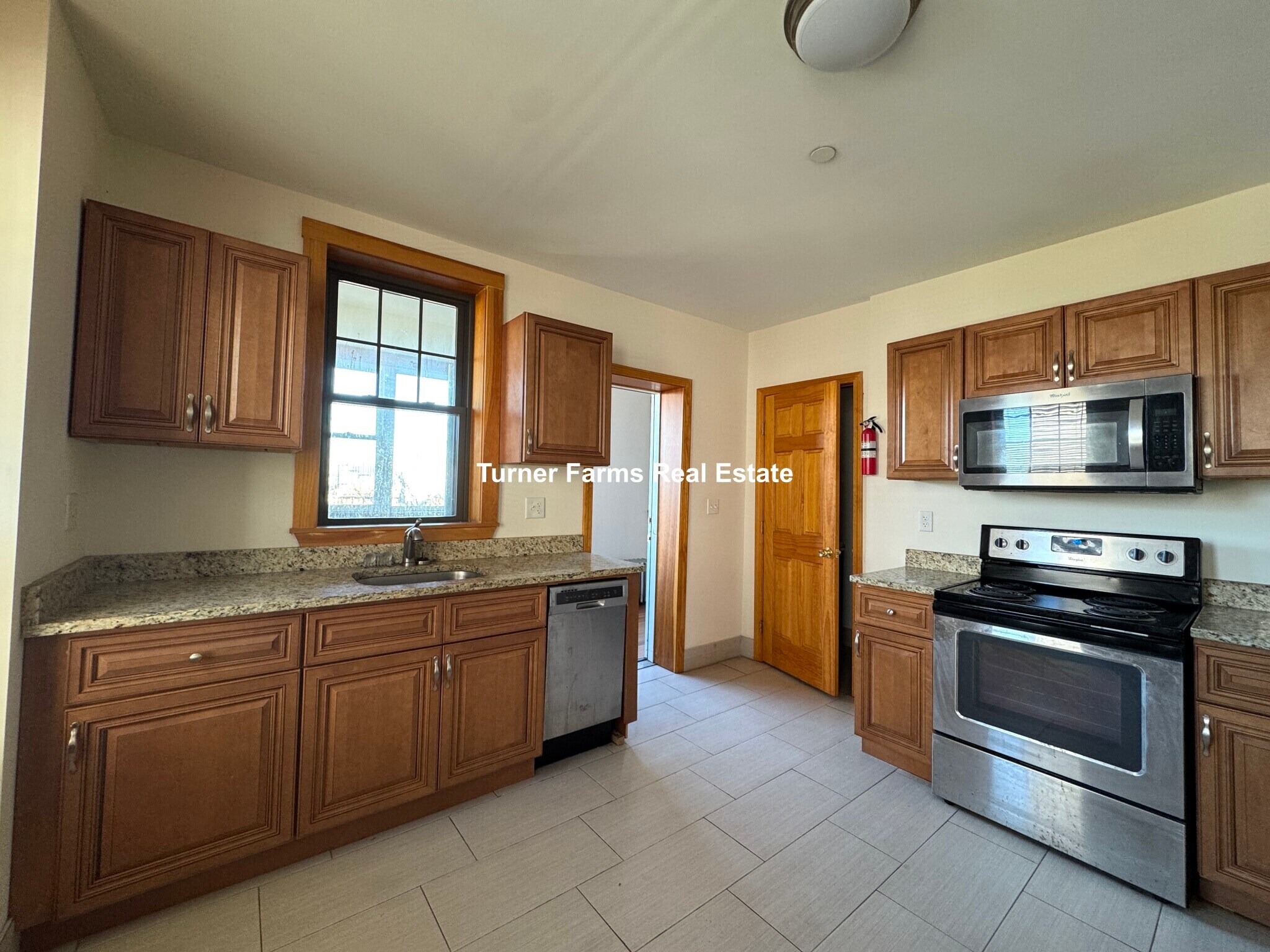 Building Photo - 145 Hillside St