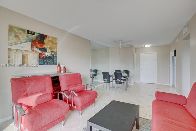 Building Photo - 200 S Birch Rd