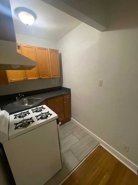 Building Photo - 38 Hemenway St