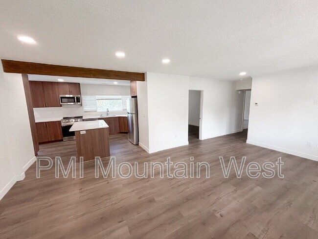 Building Photo - 985 Horsley Cir