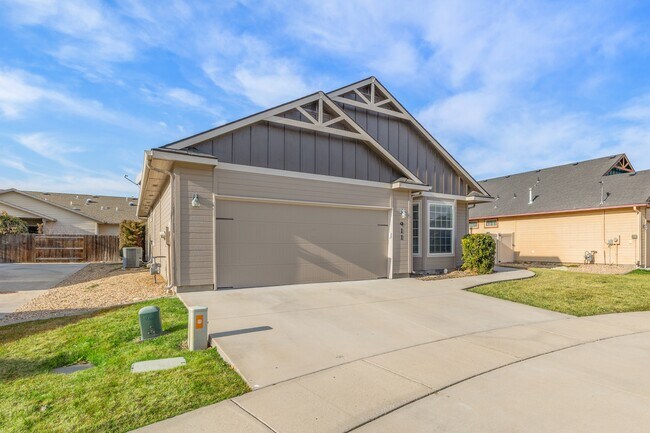 Building Photo - 911 N Scottish St