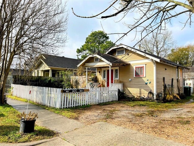 Building Photo - 1109 Walton St