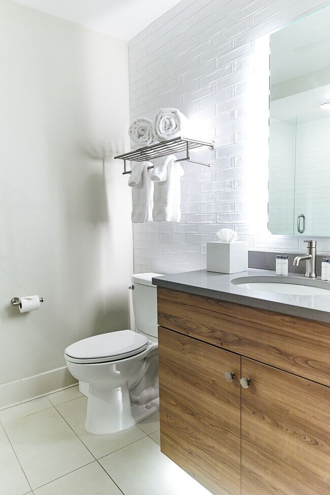 Building Photo - 121 Middle St