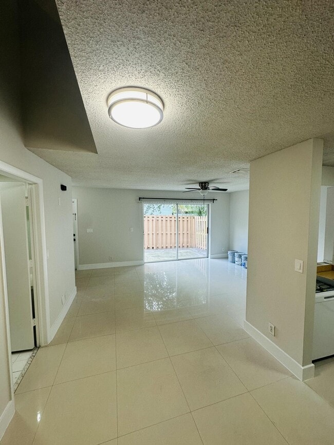 Building Photo - 451 Cypress Way W