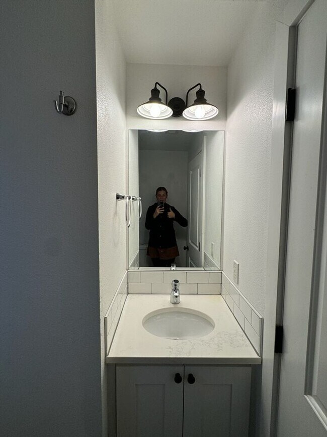 Building Photo - 1132000