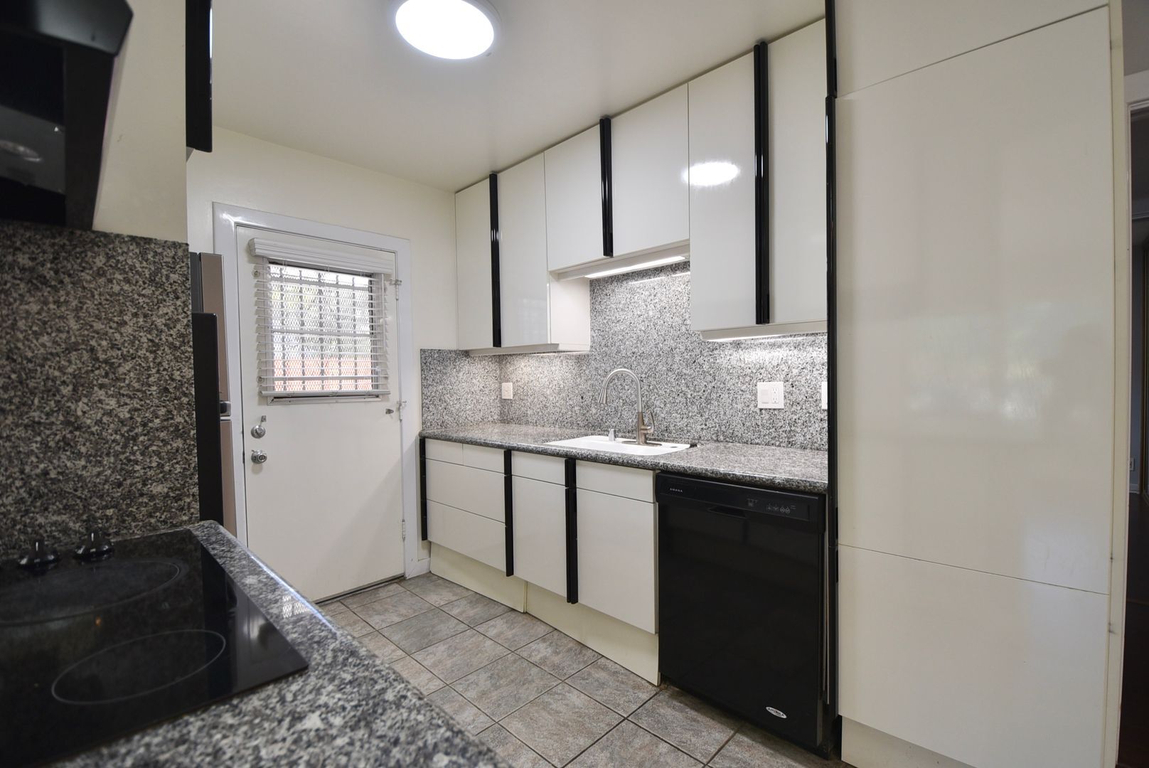 Building Photo - 11204 Peach Grove St