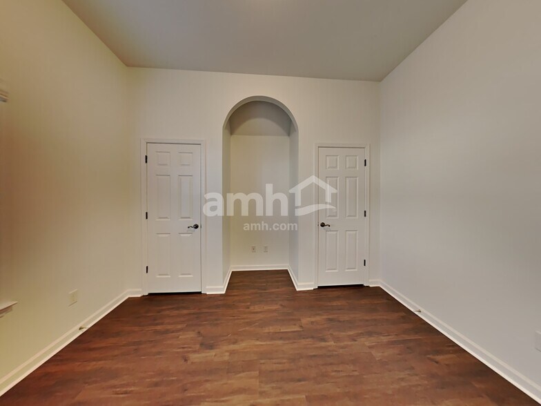 Building Photo - 1679 Farkleberry Dr