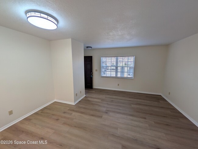 Building Photo - 3112-3121 Sir Hamilton Cir