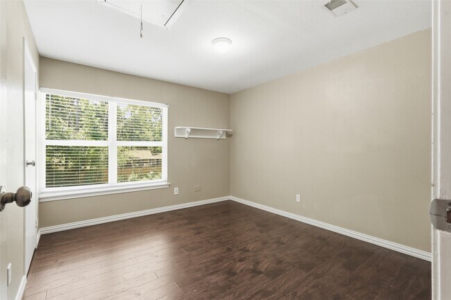 Building Photo - 971 N Red Cedar Cir