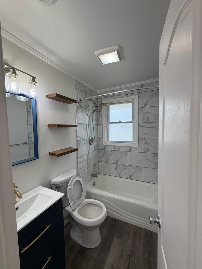 Building Photo - 777 Mannering Rd