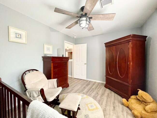 Guest Room #2 with walk-in closet - 11519 Brae Hill