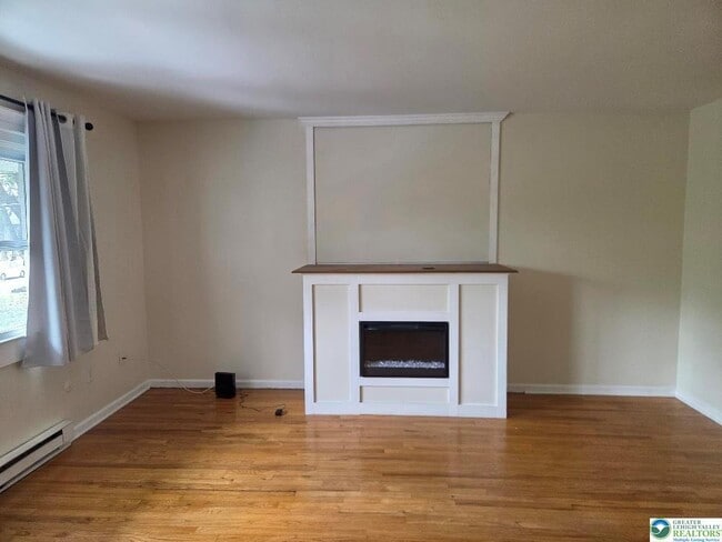 Building Photo - 1749 Schoenersville Rd