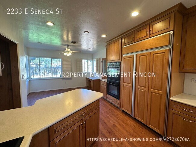 Building Photo - 2233 E Seneca St