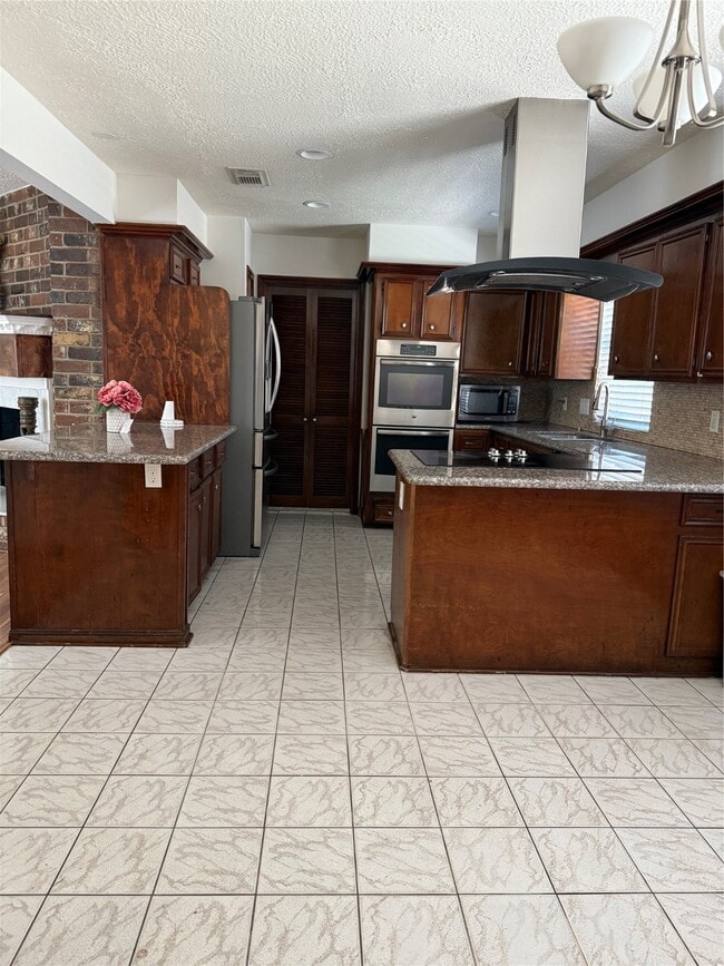 Building Photo - 2914 Shadowdale Dr