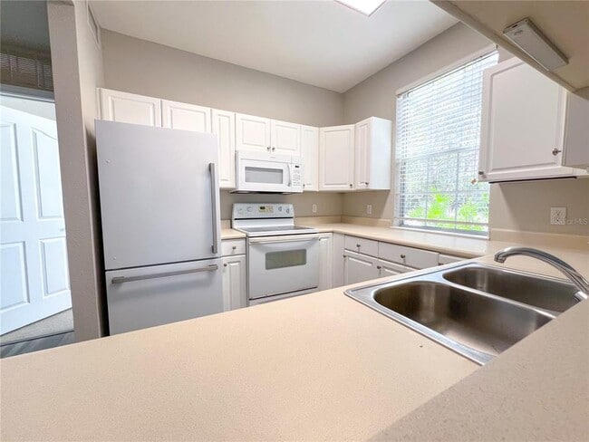 Building Photo - 2211 NW 16th Terrace