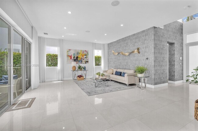 Building Photo - 7457 NW 101 Ave