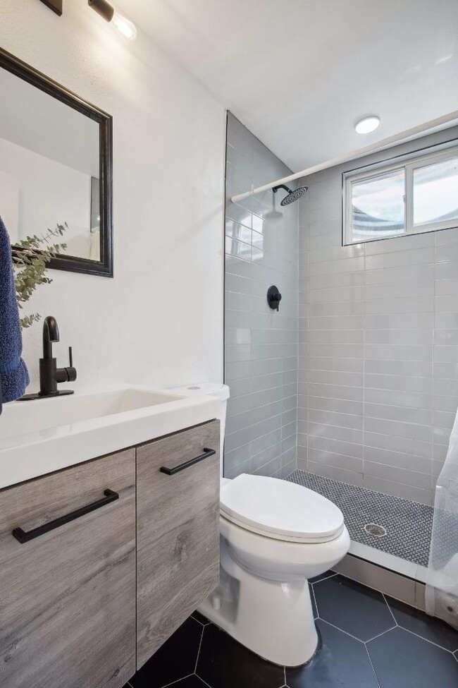 Building Photo - 3310 Ivy St