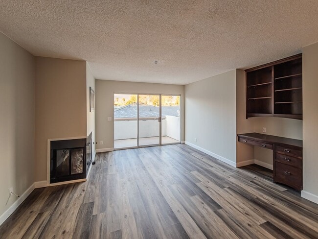 Building Photo - Stylish Condo in the Heart of Downtown Pasadena