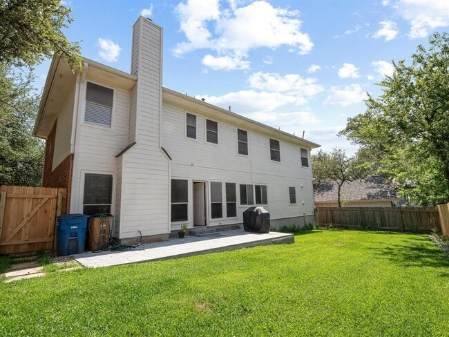 Building Photo - 11303 Nutwood Cove