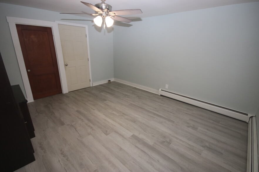 Living Room - 3 - 43 Congregational St